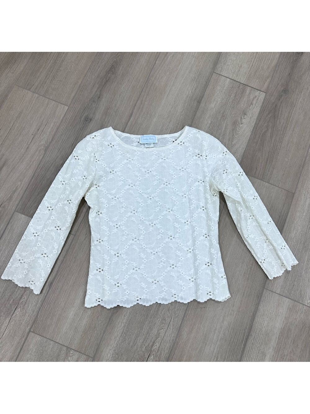 Hanky Panky 3/4 sleeve lace eyelit top off white medium